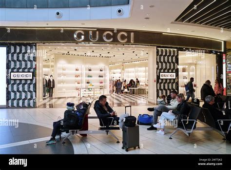 gucci fiumicino terminal 3